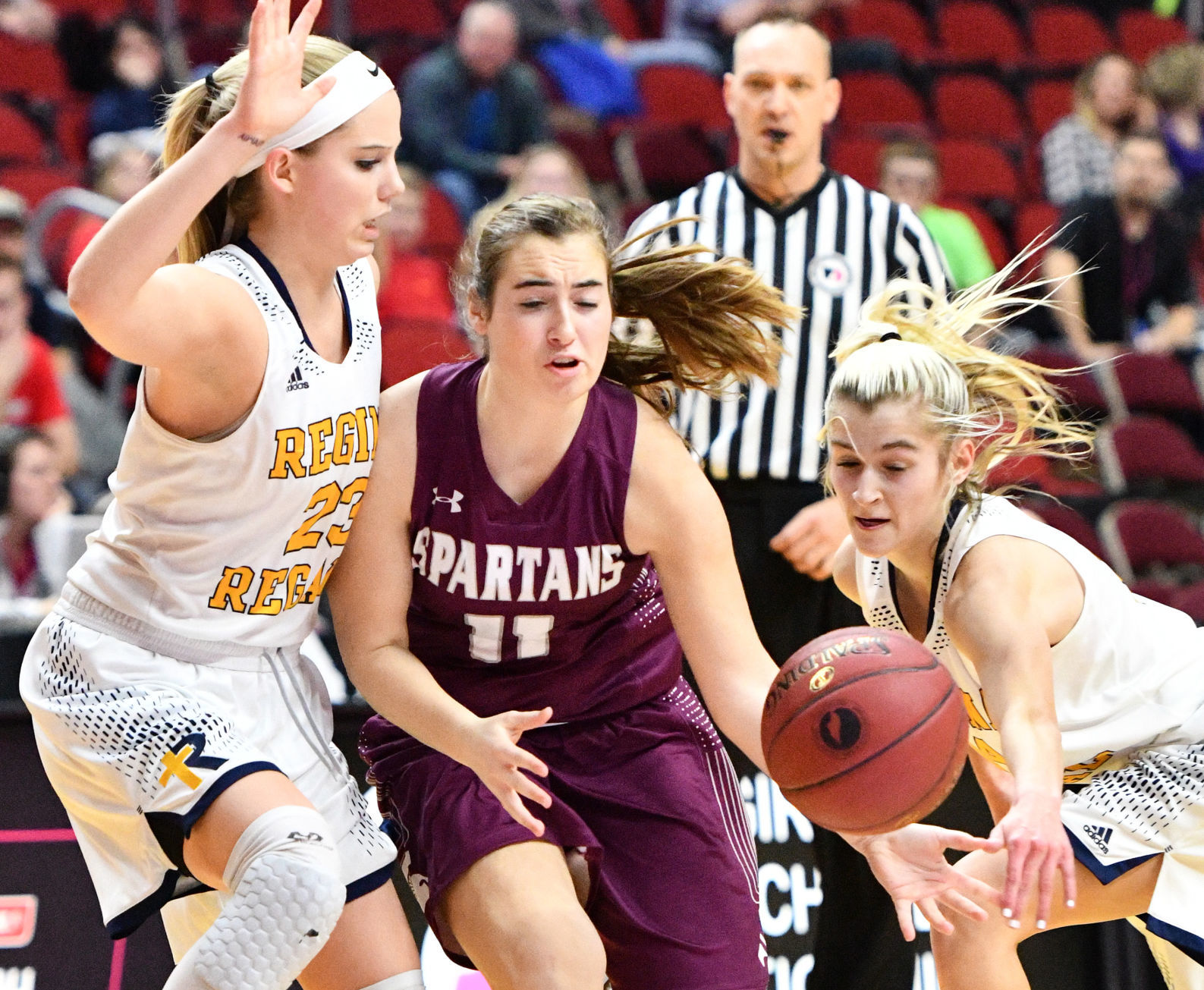 Grundy Center vs Iowa City Regina state basketball
